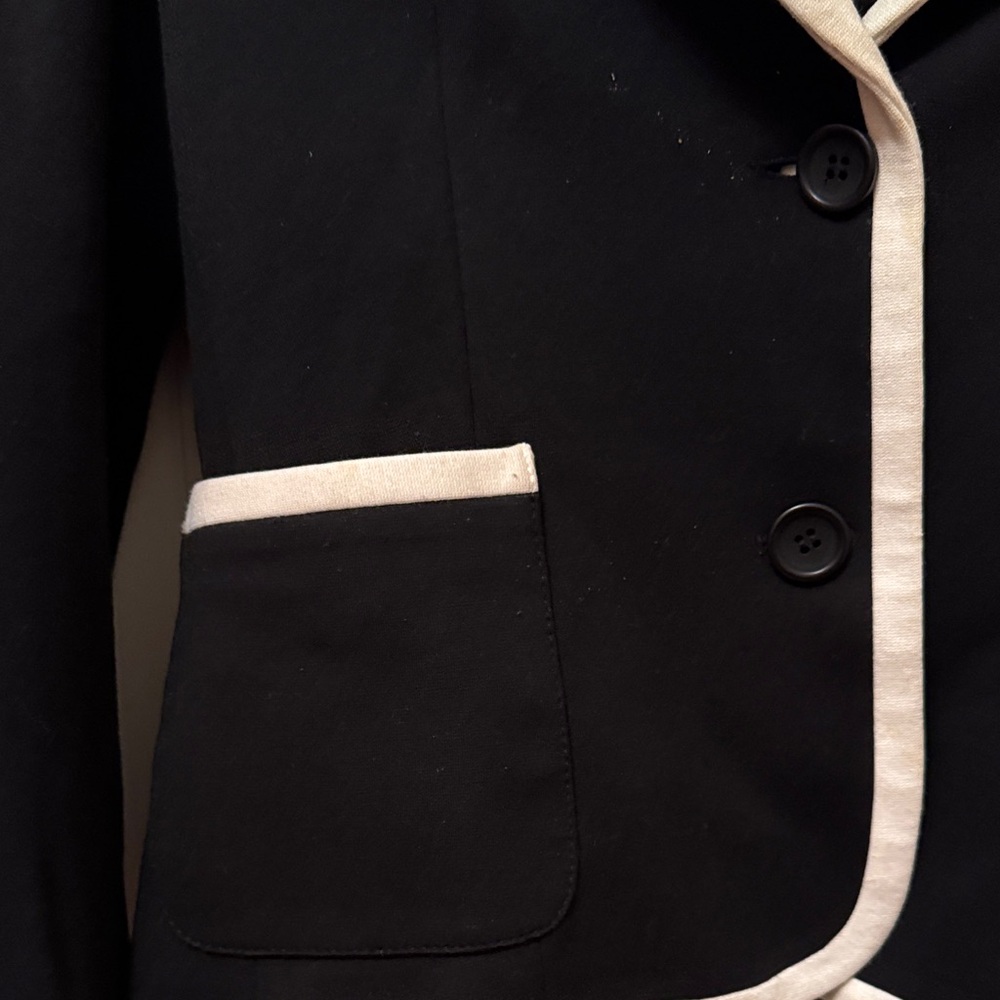 Theory Women's Black Blazer with White Trim - Picture 4 of 6
